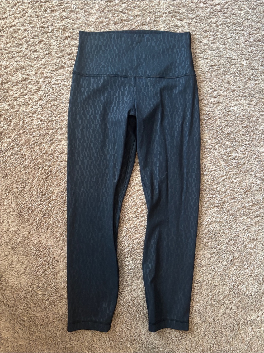 lululemon Black Textured High-Waist Cropped Leggings with Front Pocket